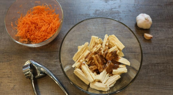 Салат из спаржи с морковью по-корейски